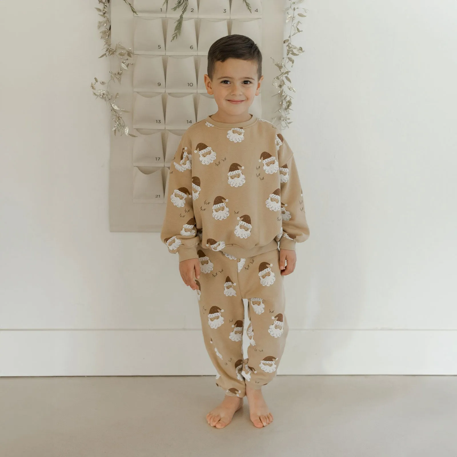 Relaxed Sweatshirt - Santa - Gold - FINAL SALE