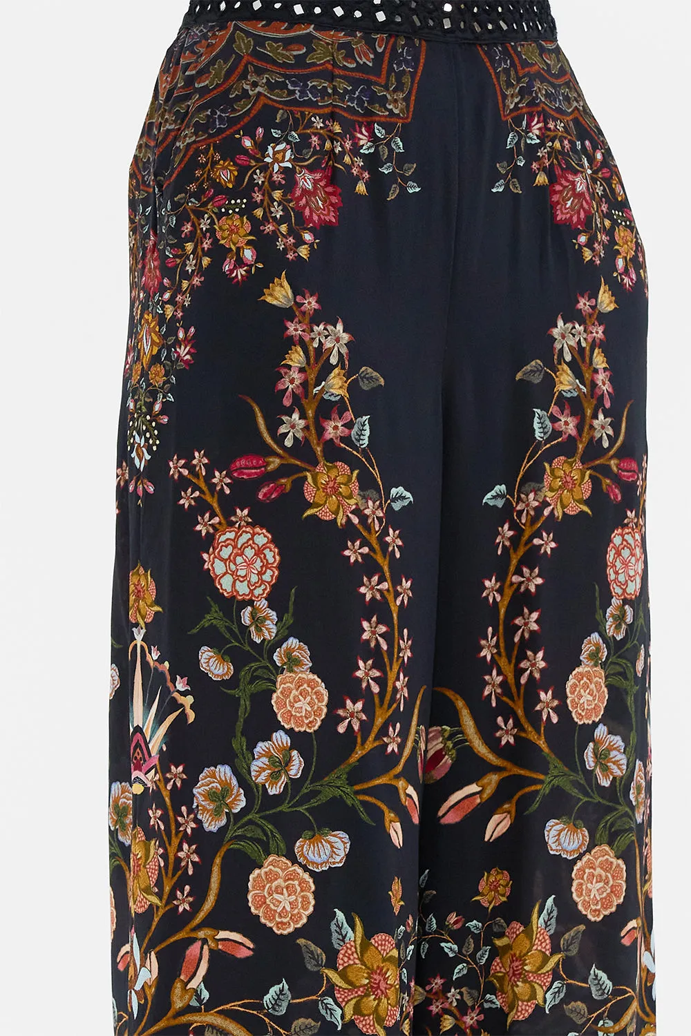 STRAIGHT LEG RELAXED TROUSER LOOM TO TOMB